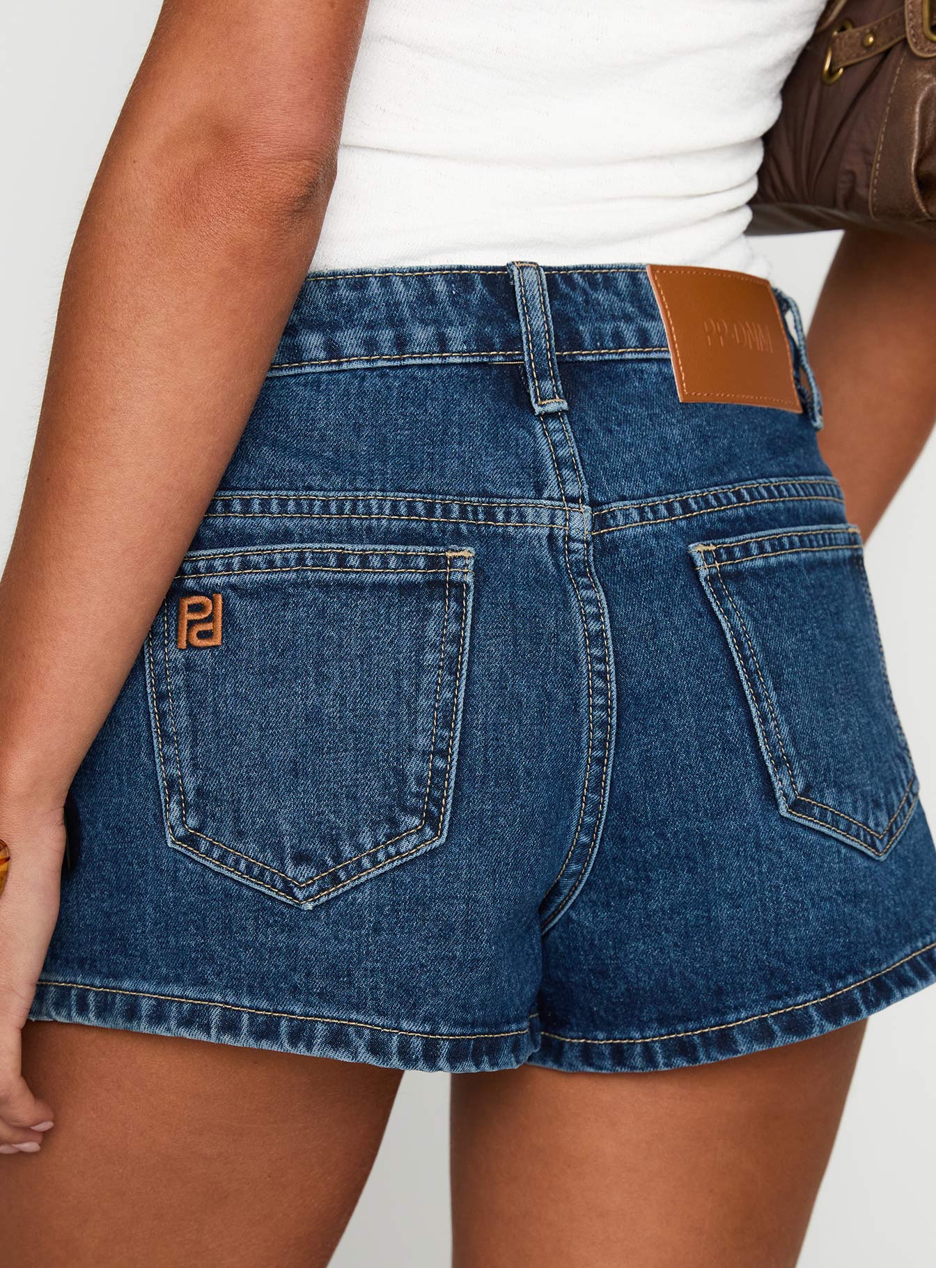 Dreamful Low Rise Mini Denim Short Mid Wash