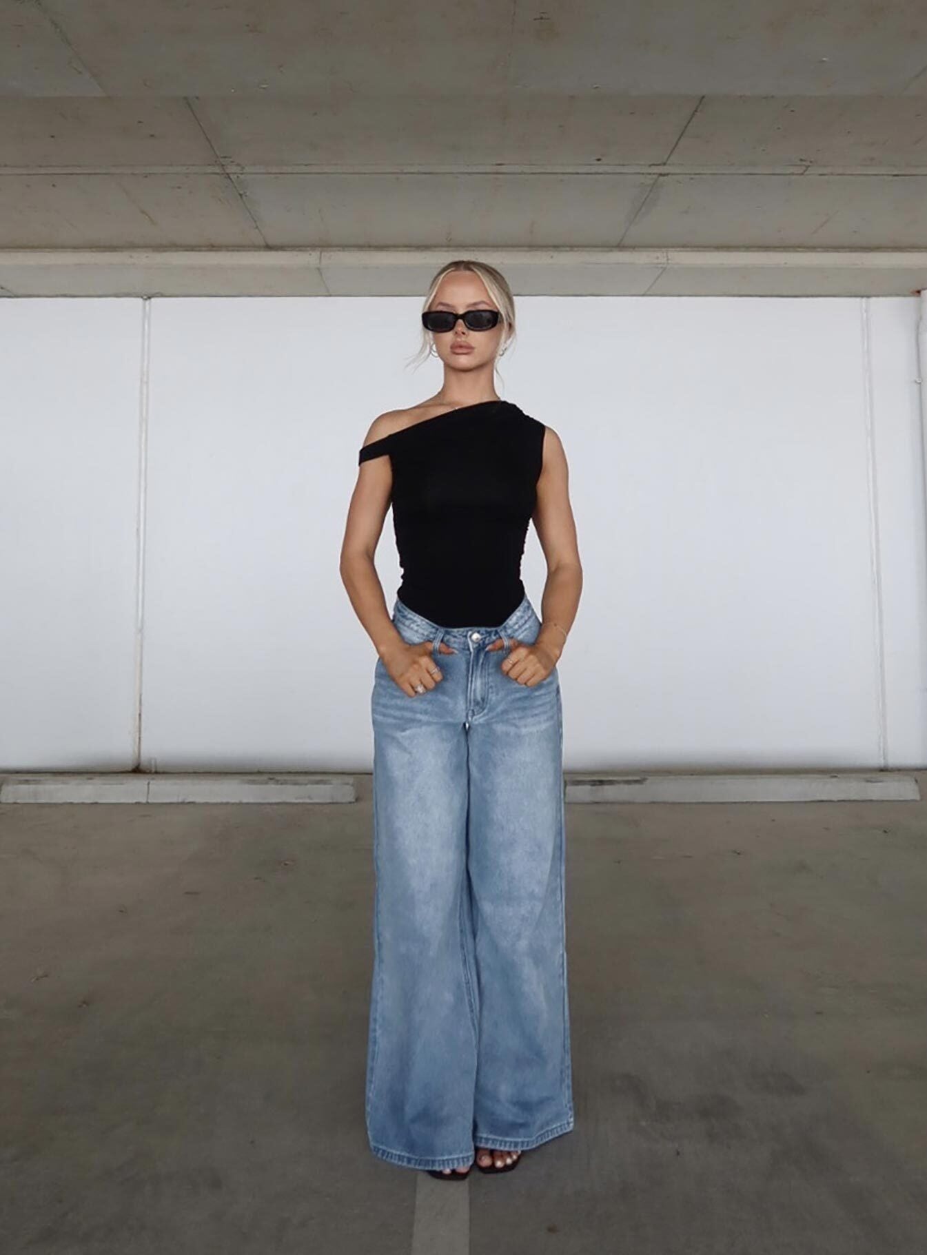 Naylor Mid Rise Wide Leg Jeans Light Blue Wash